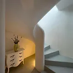 Lithia Villa *