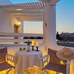 Lithia Villa *