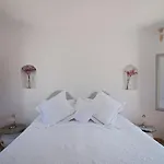 Lithia Villa *
