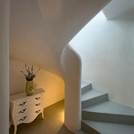 Lithia Villa *