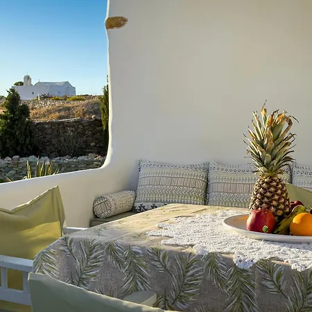 Lithia Villa *