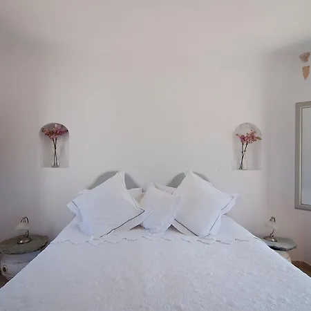 Lithia Villa *