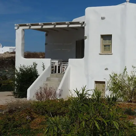 Lithia Villa *
